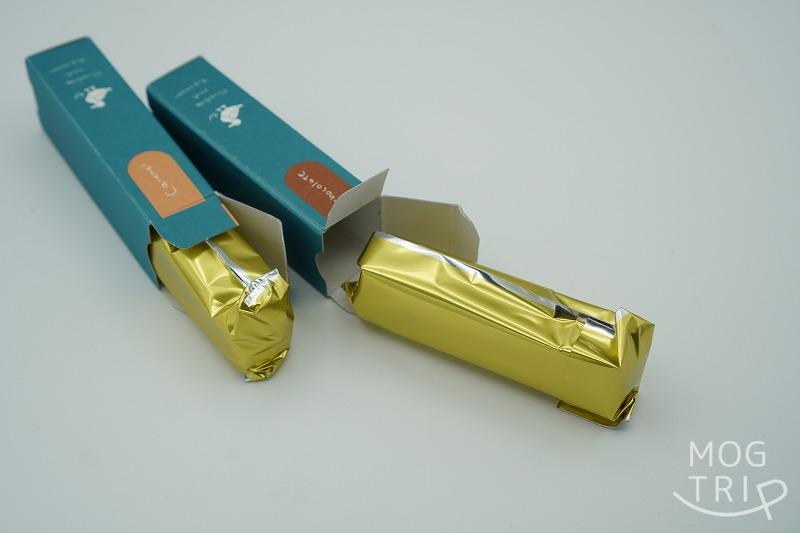 【東京・日本橋限定】teal（ティール）のチョコレートバー2種類が箱から出され、テーブルに置かれている