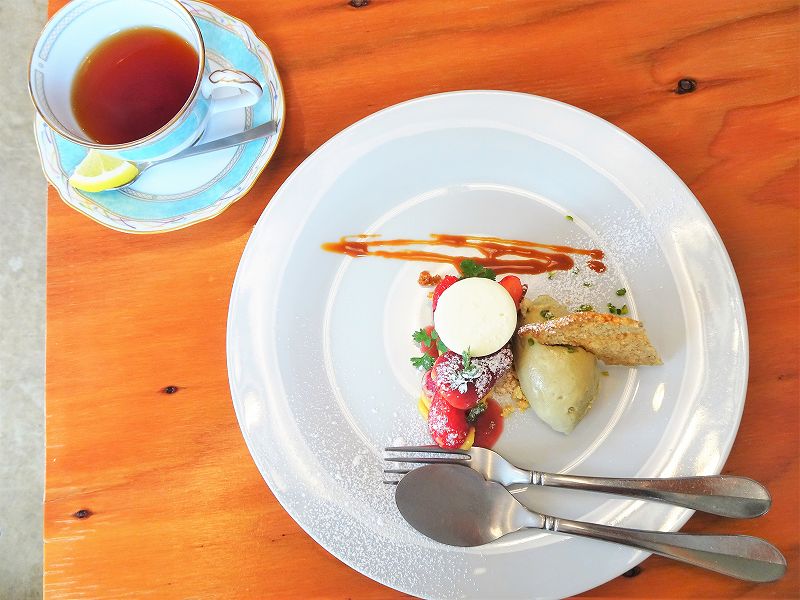 自家製生パスタのお店Giglio（ジリオ）／札幌市清田区　苺のタルトと自家製ピスタチオのアイス