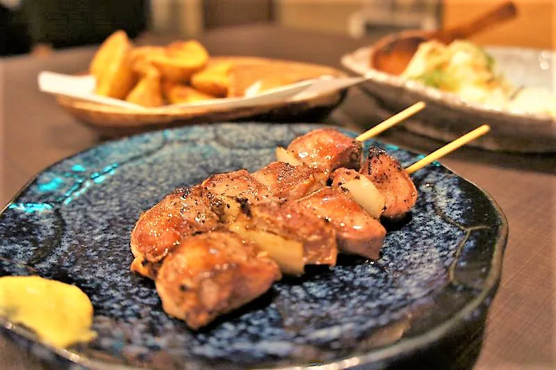 やきとりの條 札幌市 予約必須 全てが秀逸な室蘭焼き鳥のお店 豚精 鳥精 モツやポテトフライまで全部旨い