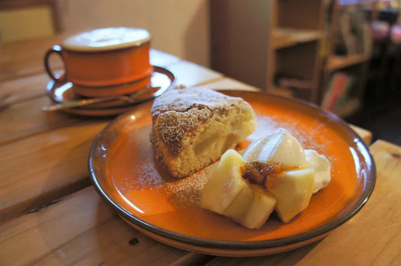 札幌カフェ 喫茶こん 手作りのやさしさ満点 フロートとケーキセット