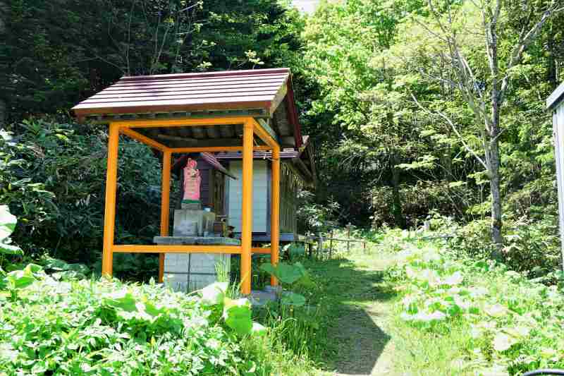 豊滝龍神の水、取水場の奥側