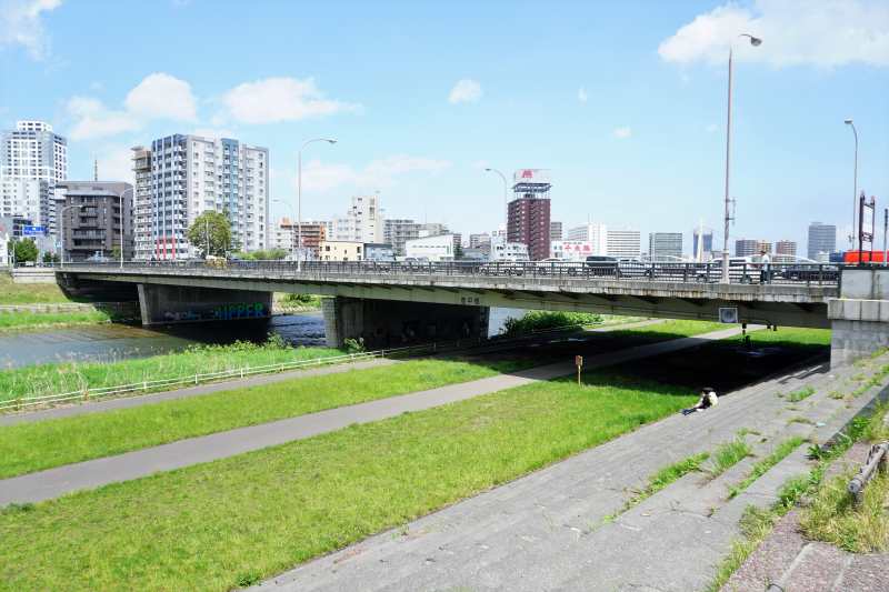 国道36号線にかかる “豊平橋”