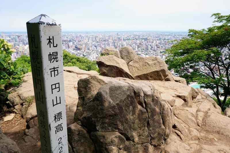 円山山頂から眺める札幌市内
