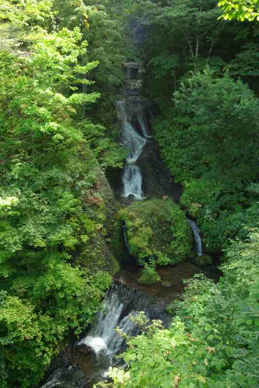 豊平峡の九段の滝