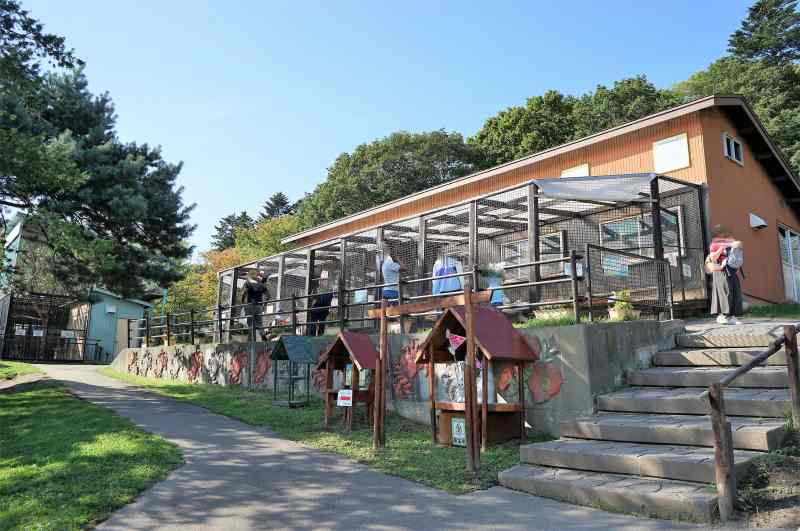 「栗山公園」のなかよし動物園