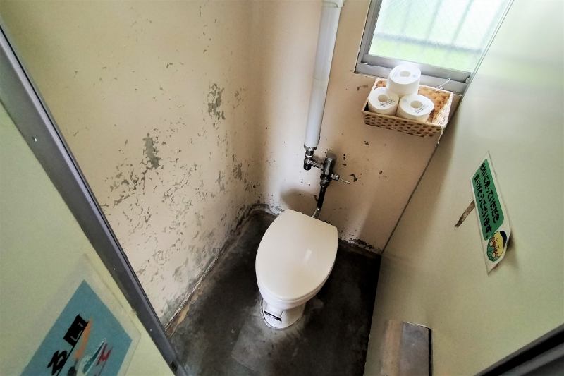 「三重湖公園キャンプ場」のトイレ