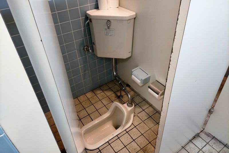 「三重緑地公園キャンプ場」のトイレ