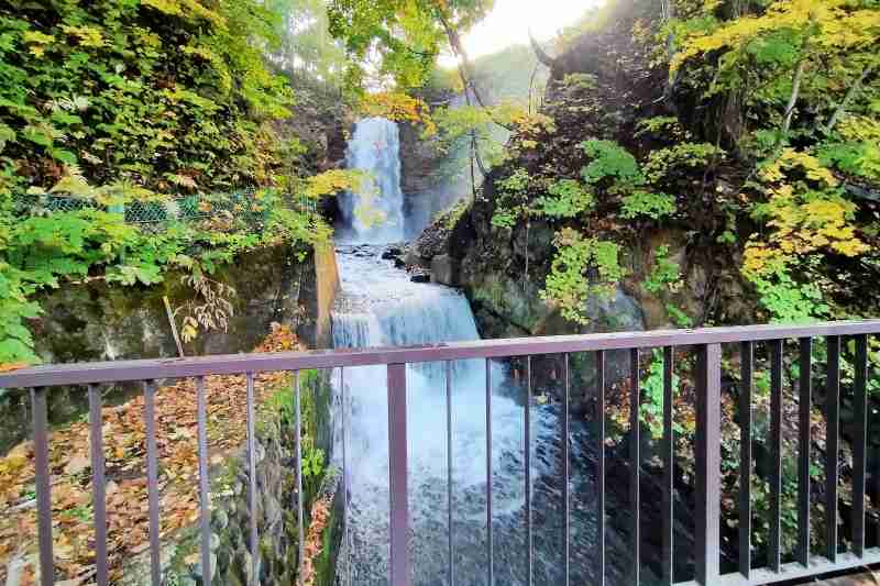 定山渓　白糸の滝