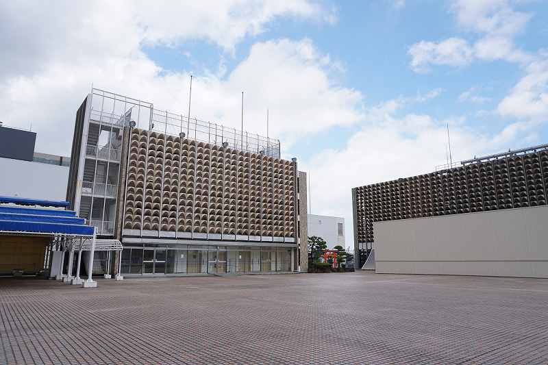 神社などがある札幌三越の屋上のようす