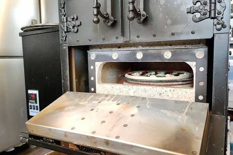 ピッツェリアポポラーレのピザ窯
