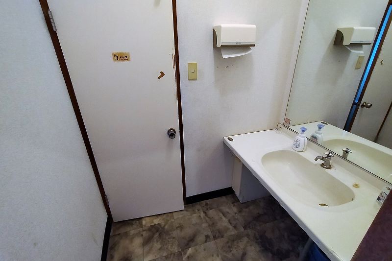 ニヤマオートキャンプ場のトイレ