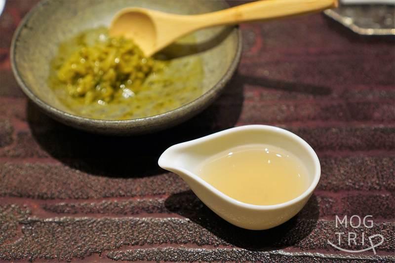 札幌「鮨わたなべ」アワビの肝鮨とお出汁