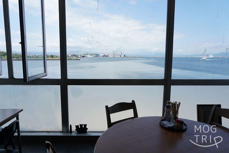 魚いち亭　窓から見える函館湾